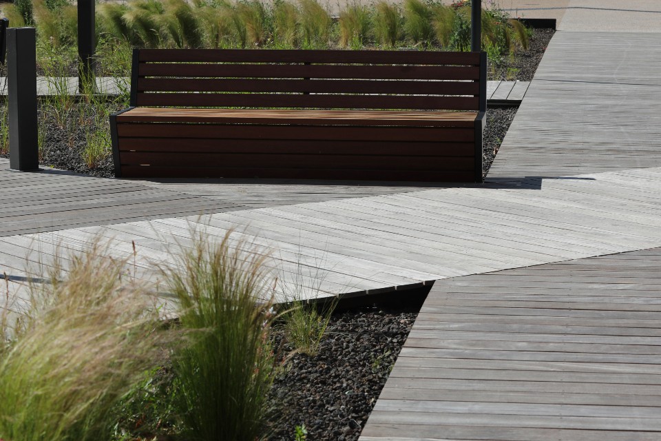 Place Verrazane - un îlot de verdure dans un quartier en mutation